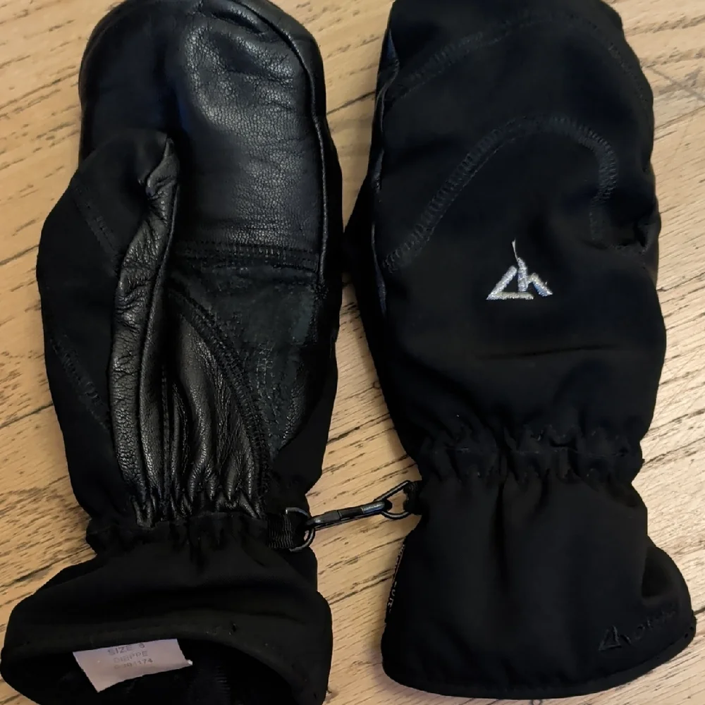 Kids Winter Mittens - 6 Years Old